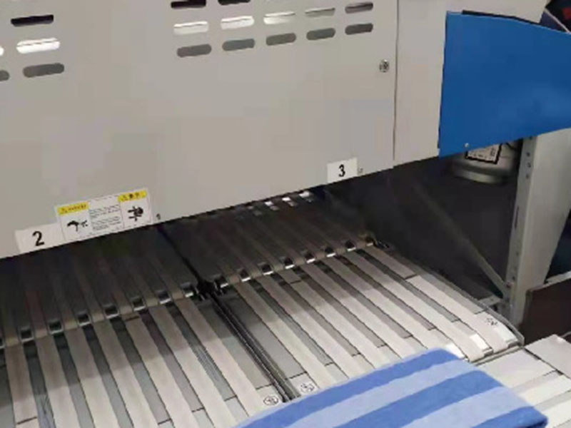 红星巾类折叠机-01